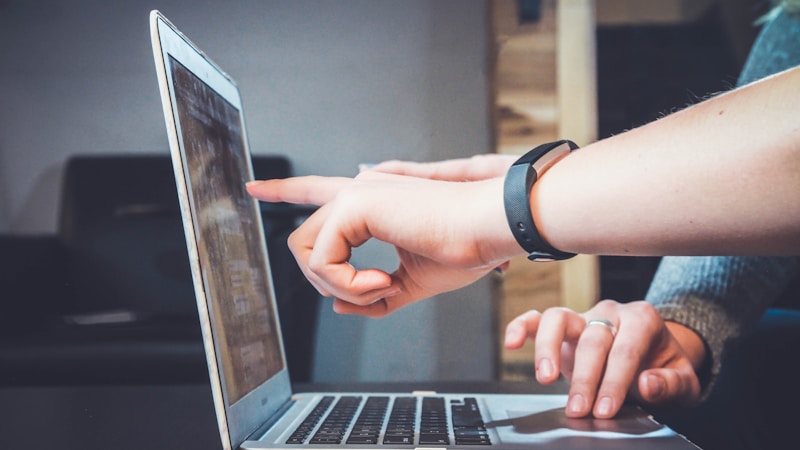 Vanem inimene arvutiga